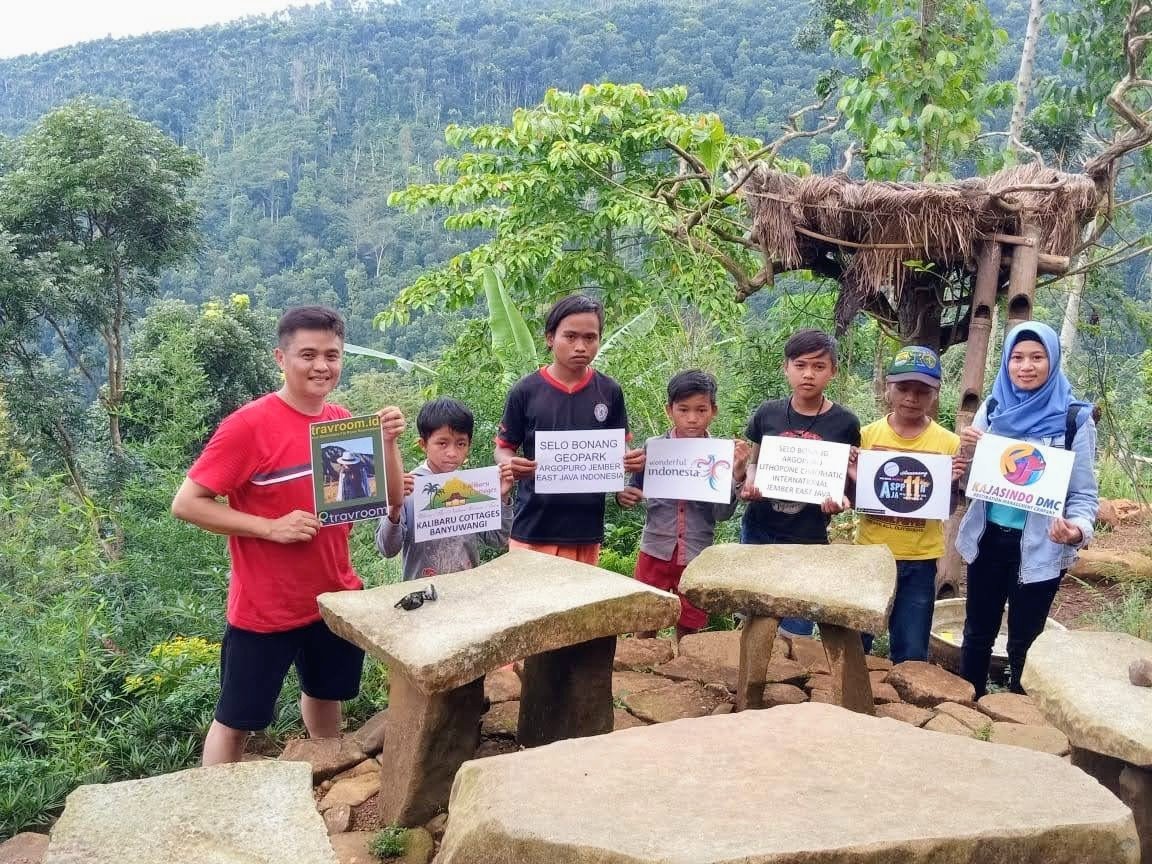 Pesona Indonesia Travel