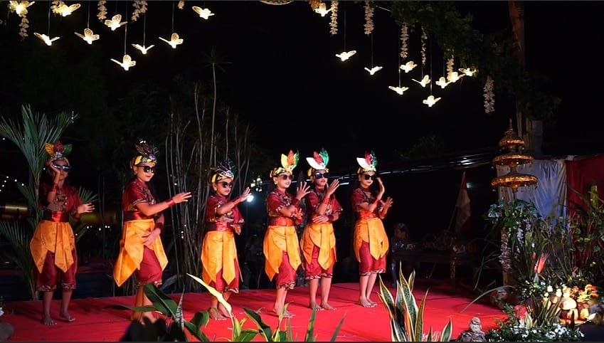 Penari Kontemporer Peserta Lokakarya Festival Peka